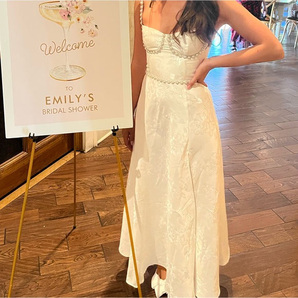 V. Chapman The Cora Dress in White Baroque Floral - Picture 7 of 7